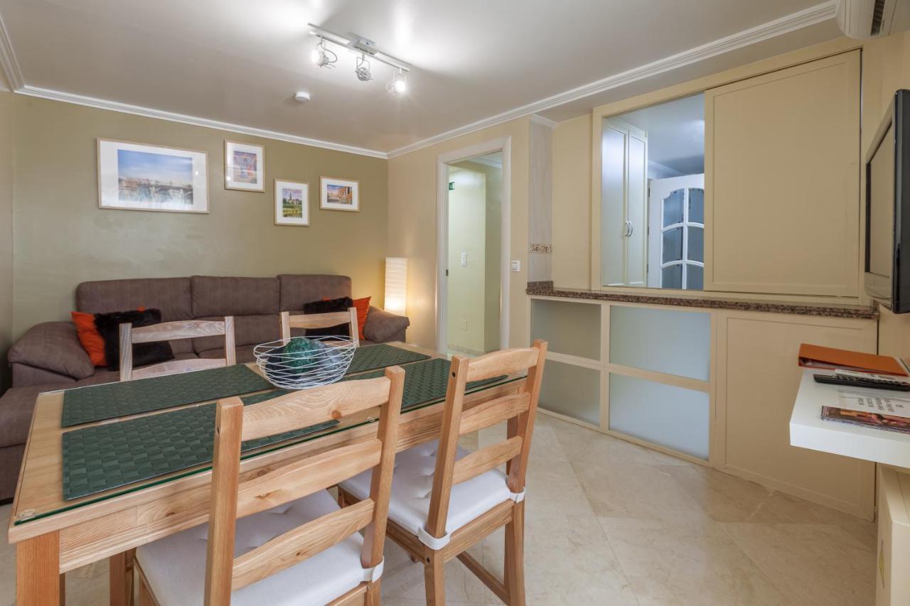 Acogedor Apartamento Junto A La Plaza Del Salvador Seville Luaran gambar